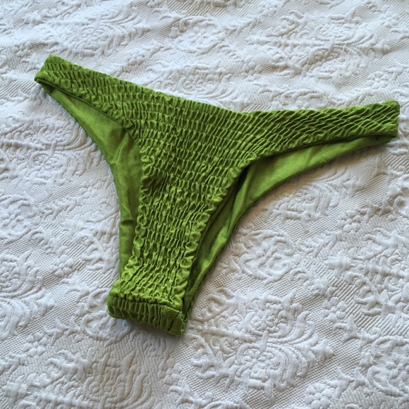 Scrunched fabric bikini - Picture 4 of 4